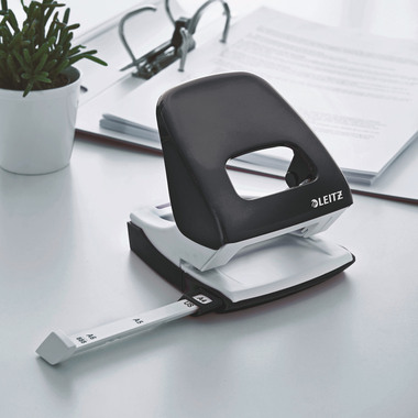 LEITZ Bürolocher NeXXt WOW 5008 5008-20-95 schwarz 30 Blatt