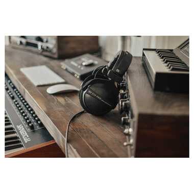 Beyerdynamic Over-Ear Headphones DT 770 Pro Black 80 Ω