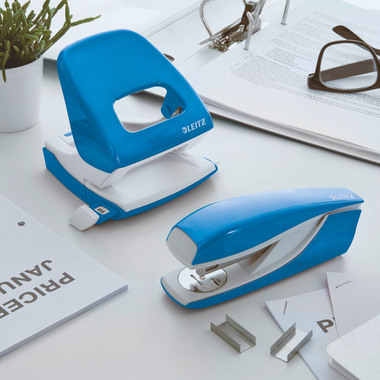 LEITZ Locher/Hefter WOW 5095 5095-10-36 blau, Bundle 30 Blatt