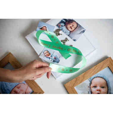 PTOUCH Nastro verde m./oro TZE-RM54 Sistemi Tze 24mm