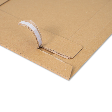 Shipping bag with self-adhesive seal in brown 215x300x50mm