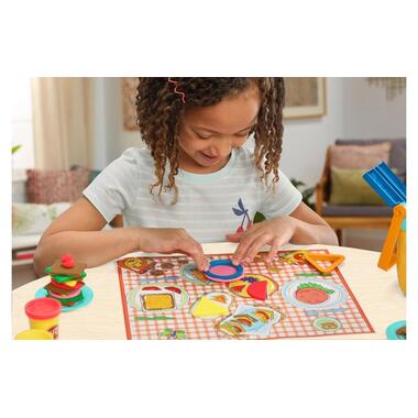 Play-Doh modeling toy Korbi, the picnic basket