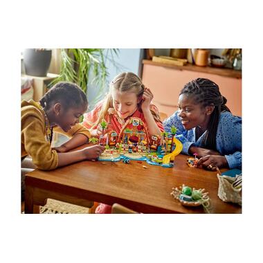 LEGO® Friends Familienurlaub im Strandresort 42673