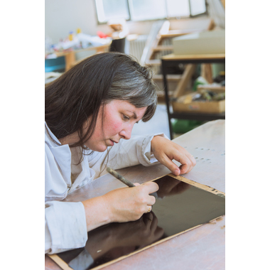 Art edition «Swiss Post’s commitment to art» Numbered art edition «Le invisibili» on linen paper with the original signature of the artist, Marta Margnetti, in a limited edition of 100 copies. 20x30 cm, unframed.