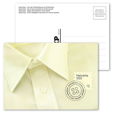 Maximumkarte «Upcycling – Von der Postbekleidung zur Briefmarke» Unfrankierte Ansichtskarte A6 mit auf der Bildseite aufgeklebter und gestempelter Briefmarke «Upcycling – Von der Postbekleidung zur Briefmarke»