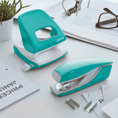 LEITZ Bucatrice/Cucitrice WOW 5095 5095-10-51 blu ghiaccio, Bundle 30 fogli
