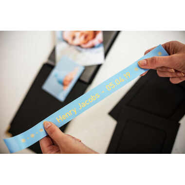 PTOUCH Nastro blu ch./oro TZE-RL54 Sistemi Tze 24mm