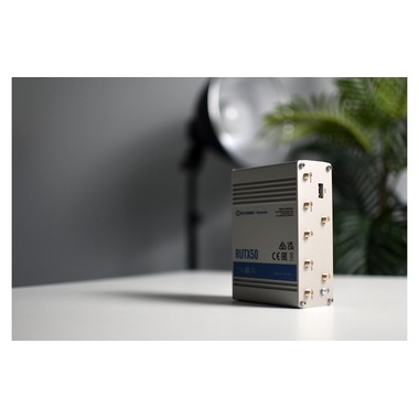 Teltonika 5G-Industrie-Router RUTX50 eSIM 5G, WiFi-5, 5x GE LAN