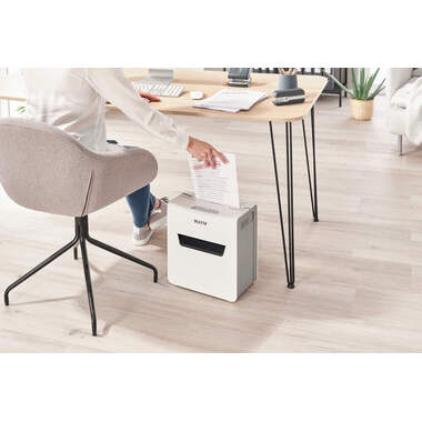 LEITZ Aktenvernichter IQ Protect 8090-20-00 6X, P-4, 10lt
