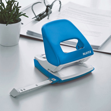 LEITZ Bürolocher NeXXt WOW 5008 50081036 blau 30 Blatt